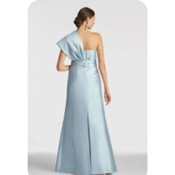 $895 Sachin & Babi Hannah Ash Blue One-Shoulder Satin Gown Maxi Dress Sz 4 - Picture 3 of 16